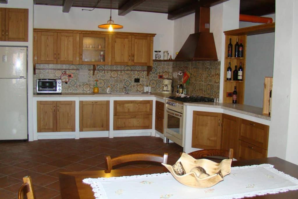 Bella Casa Con Giardino A 10 Minuti Dal Mare Apartment Алиенту Екстериор снимка